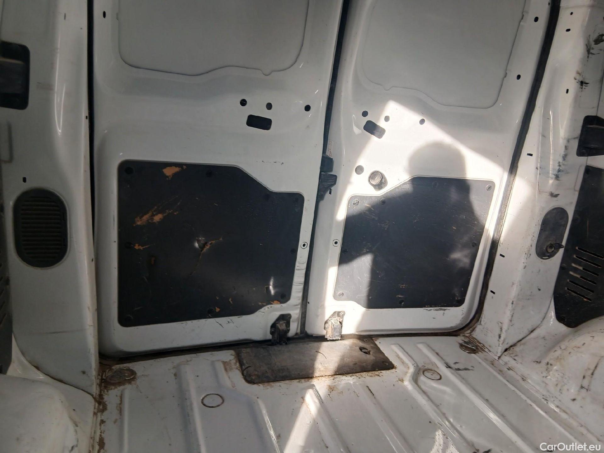  Peugeot  Expert PEUGEOT  / 2016 / 4P / furgón Furgón Premium 2.0 BlueHDi 120 Standard #21