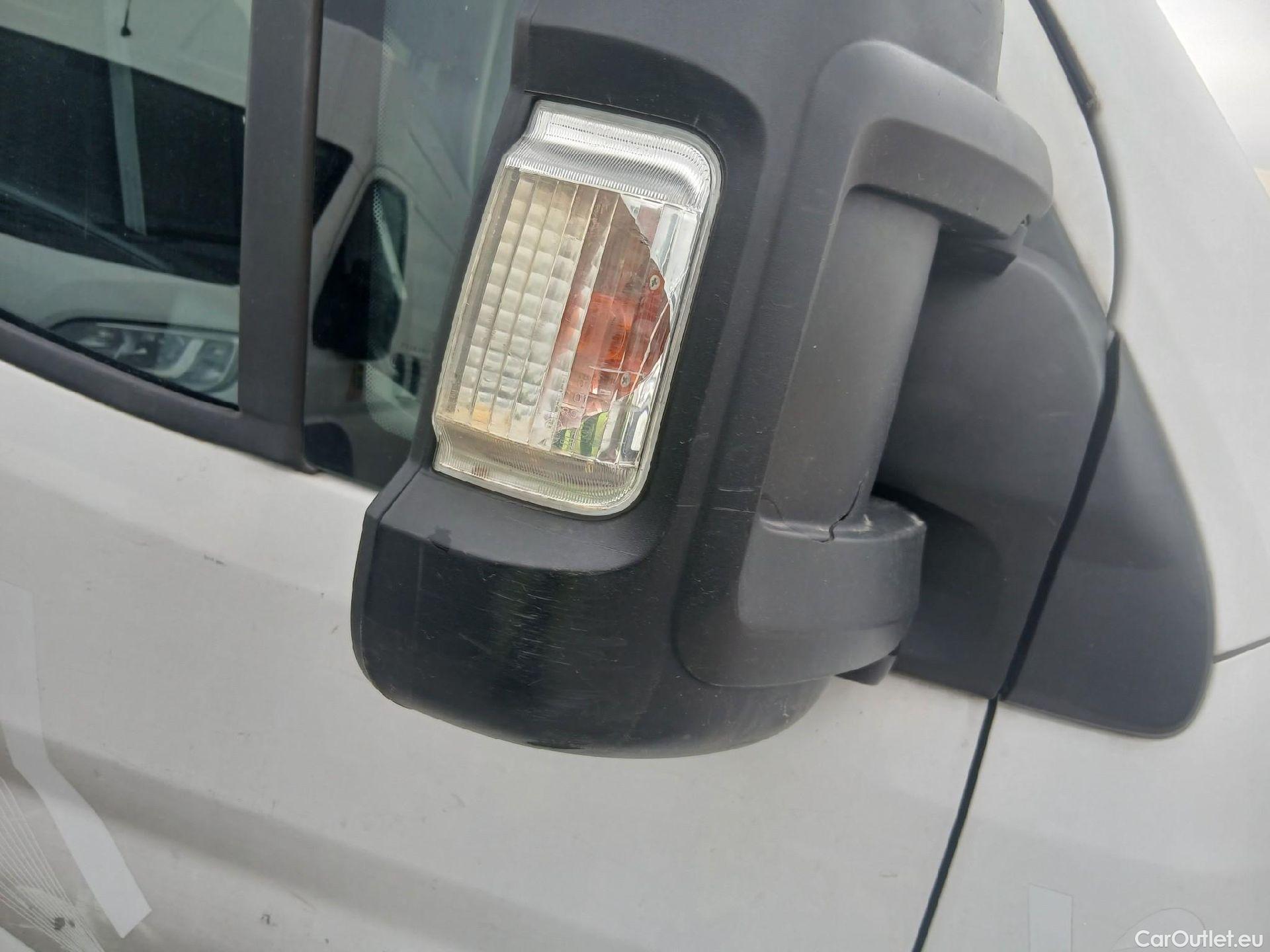  Peugeot  Boxer PEUGEOT  / 2014 / 4P / furgón Pack 335 L3 H2 BHDI 103kW (140CV) S&S #63