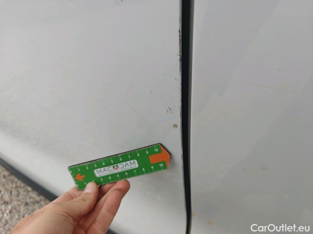  Opel  Vivaro OPEL  / 2019 / 4P / furgón 1.5 D 88kW (120CV) M Std Express M.P. DC #56