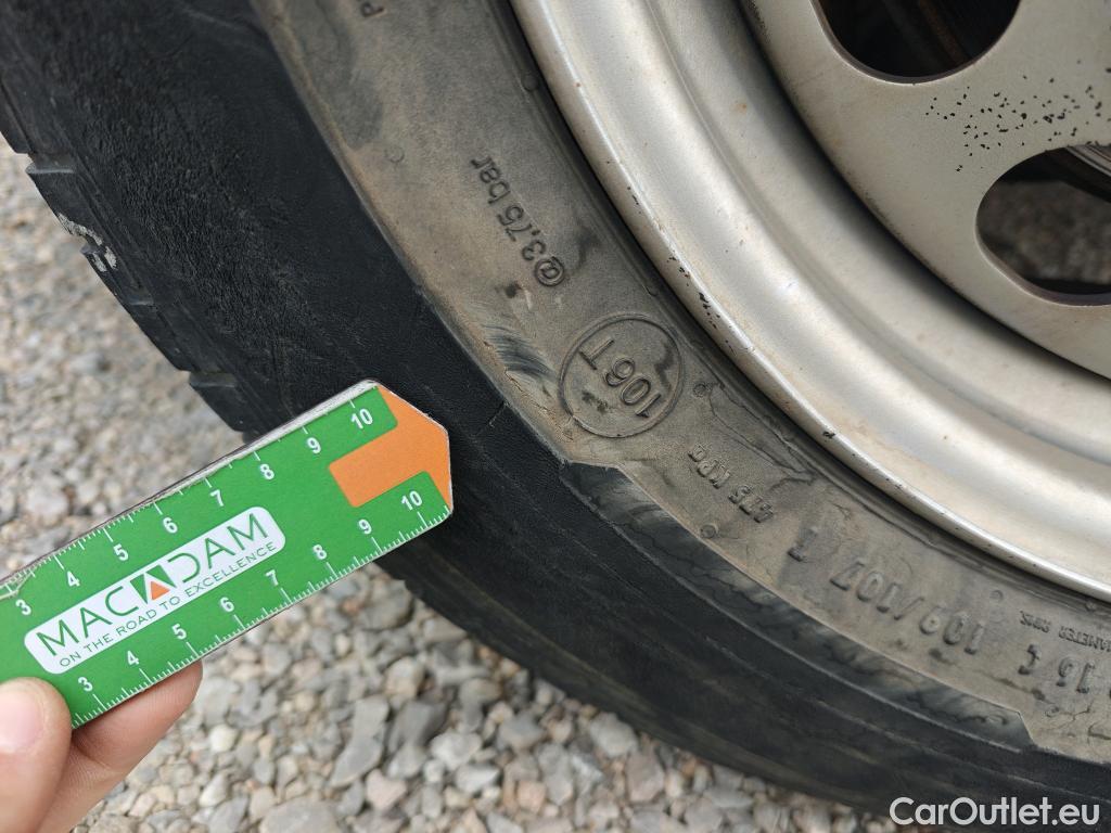  Opel  Vivaro OPEL  / 2019 / 4P / furgón 1.5 D 88kW (120CV) M Std Express M.P. DC #41