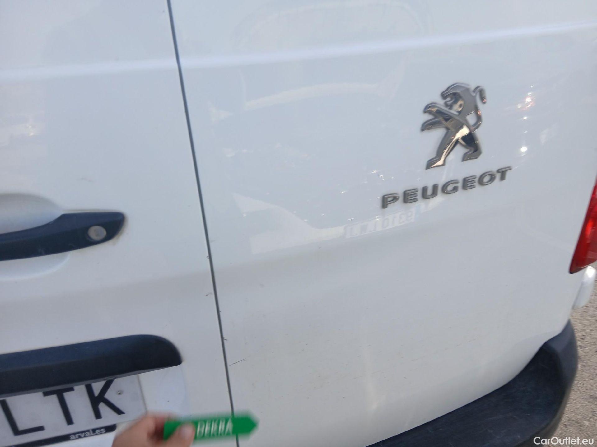  Peugeot  Expert PEUGEOT  / 2016 / 4P / furgón Furgón Premium 2.0 BlueHDi 120 Standard #14