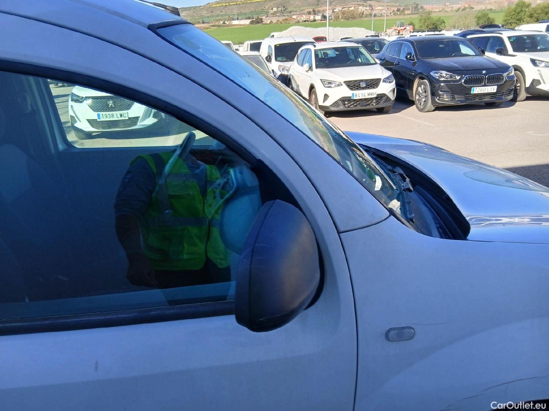  Renault  Kangoo RENAULT  Furgón/2013/3P/furgón derivado de turismo Profesional dCi 55 kW (75 CV) #26