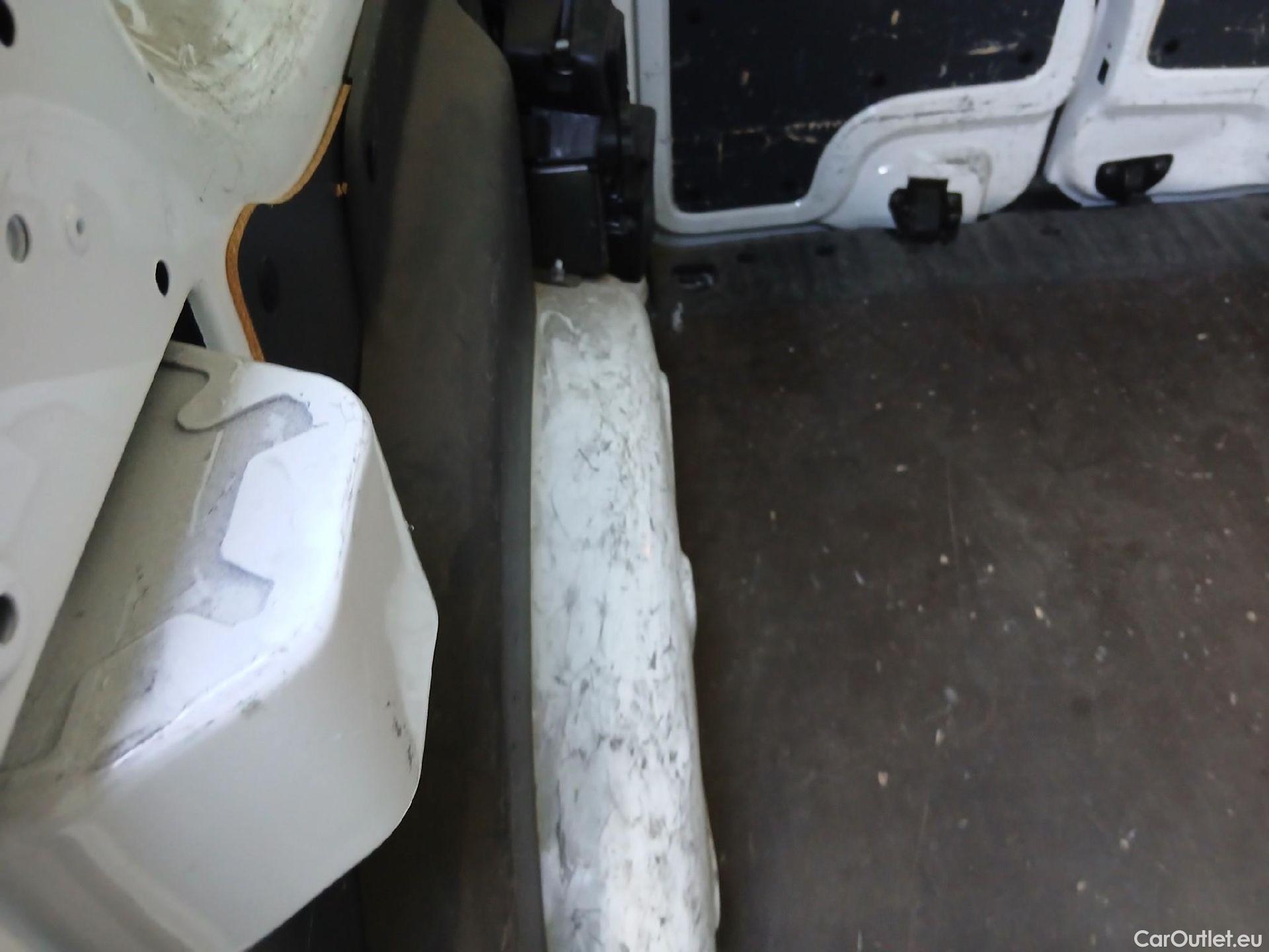  Renault  Kangoo RENAULT  Furgón/2013/3P/furgón derivado de turismo Profesional dCi 55 kW (75 CV) #31