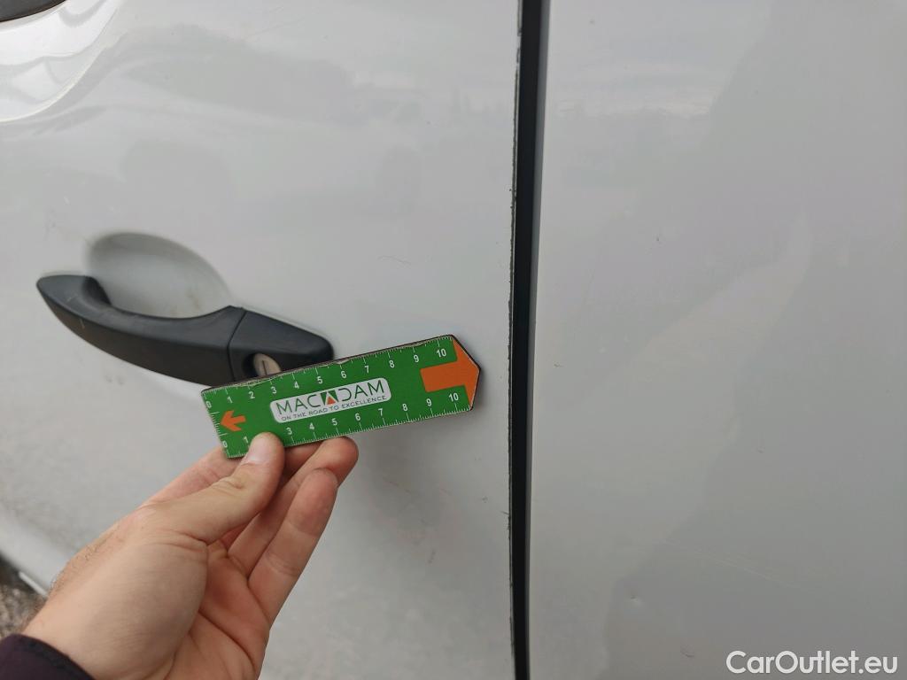  Opel  Vivaro OPEL  / 2019 / 4P / furgón 1.5 D 88kW (120CV) M Std Express M.P. DC #55