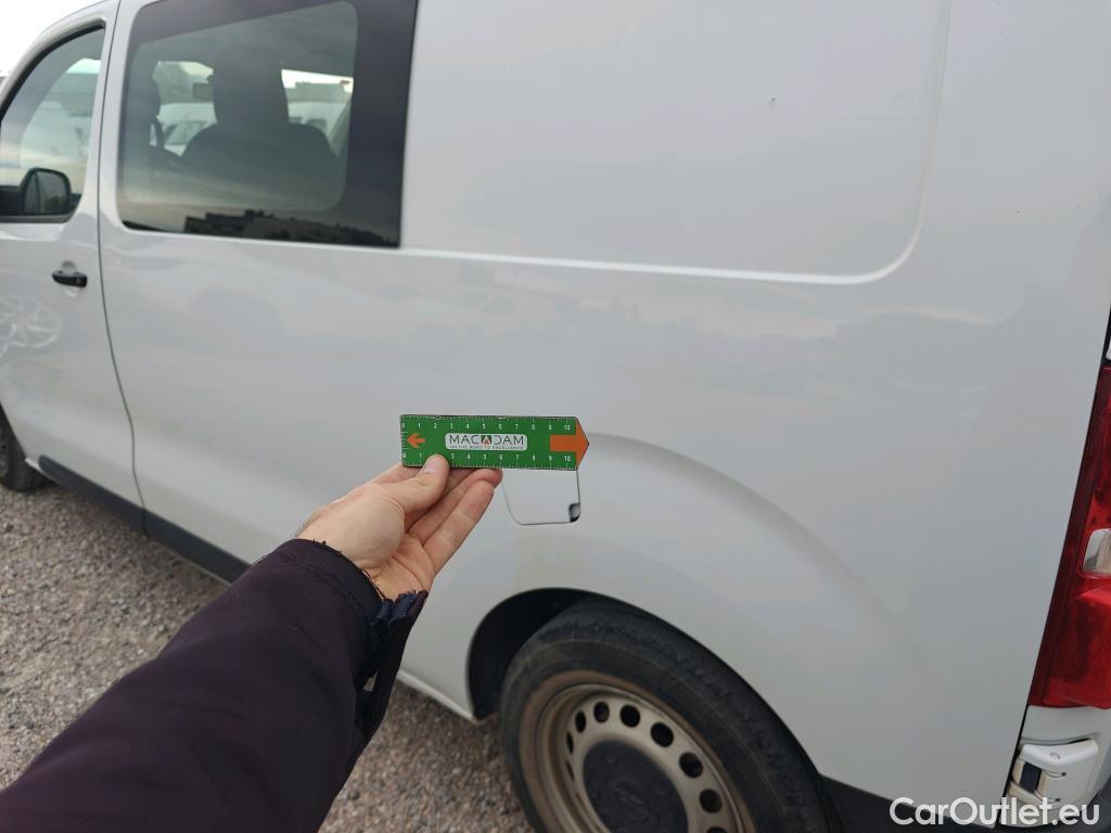  Opel  Vivaro OPEL  / 2019 / 4P / furgón 1.5 D 88kW (120CV) M Std Express M.P. DC #9