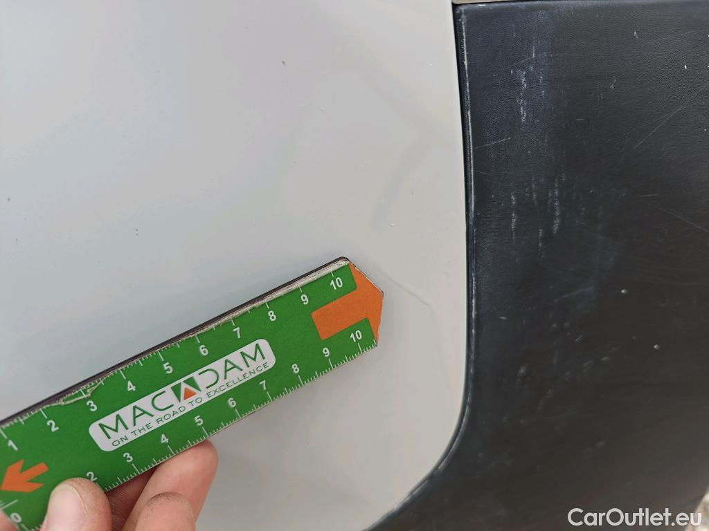  Opel  Vivaro OPEL  / 2019 / 4P / furgón 1.5 D 88kW (120CV) M Std Express M.P. DC #86