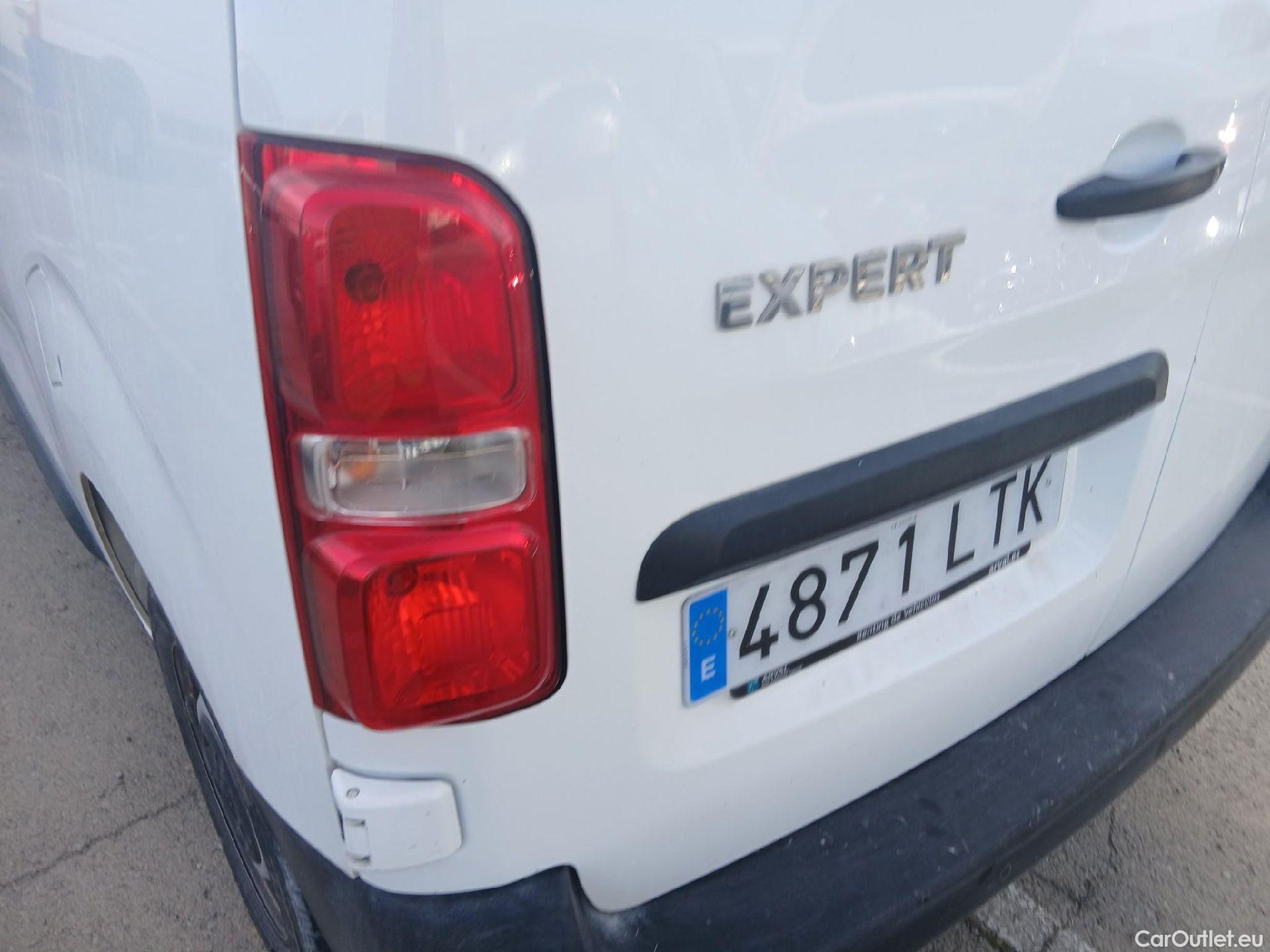  Peugeot  Expert PEUGEOT  / 2016 / 4P / furgón Furgón Premium 2.0 BlueHDi 120 Standard #11