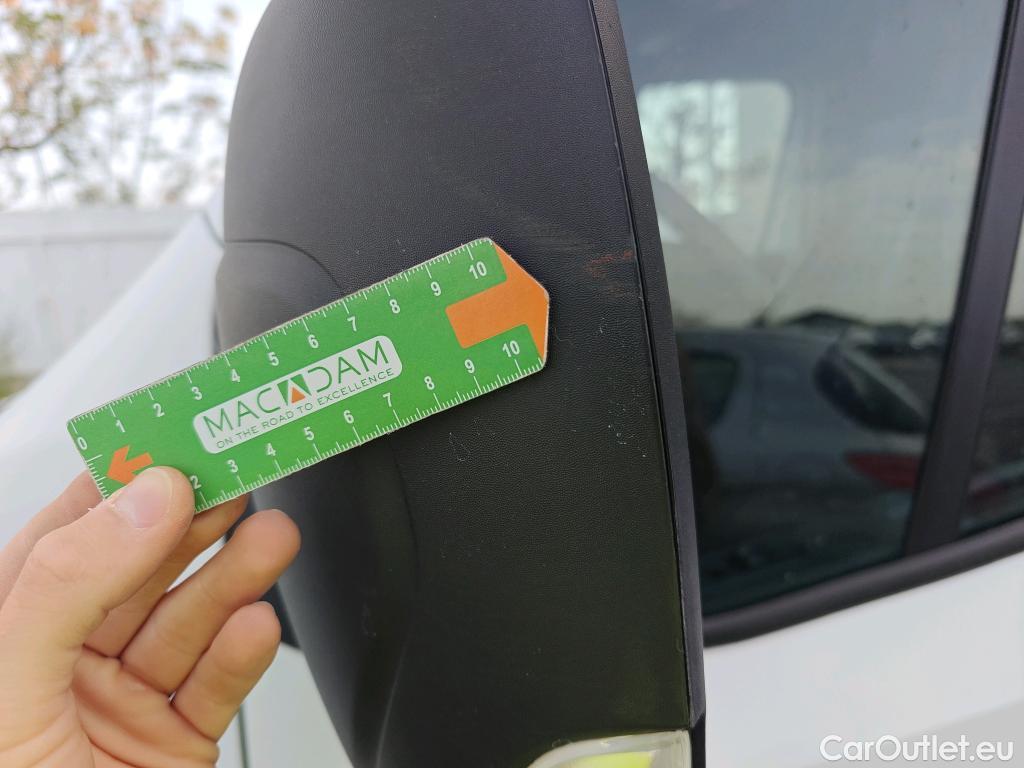  Nissan  NV400 NISSAN  / 2011 / 4P / furgón L2H2 3,5T 2.3dCi 99kW FWD Comfort #ISOTERMO# #90