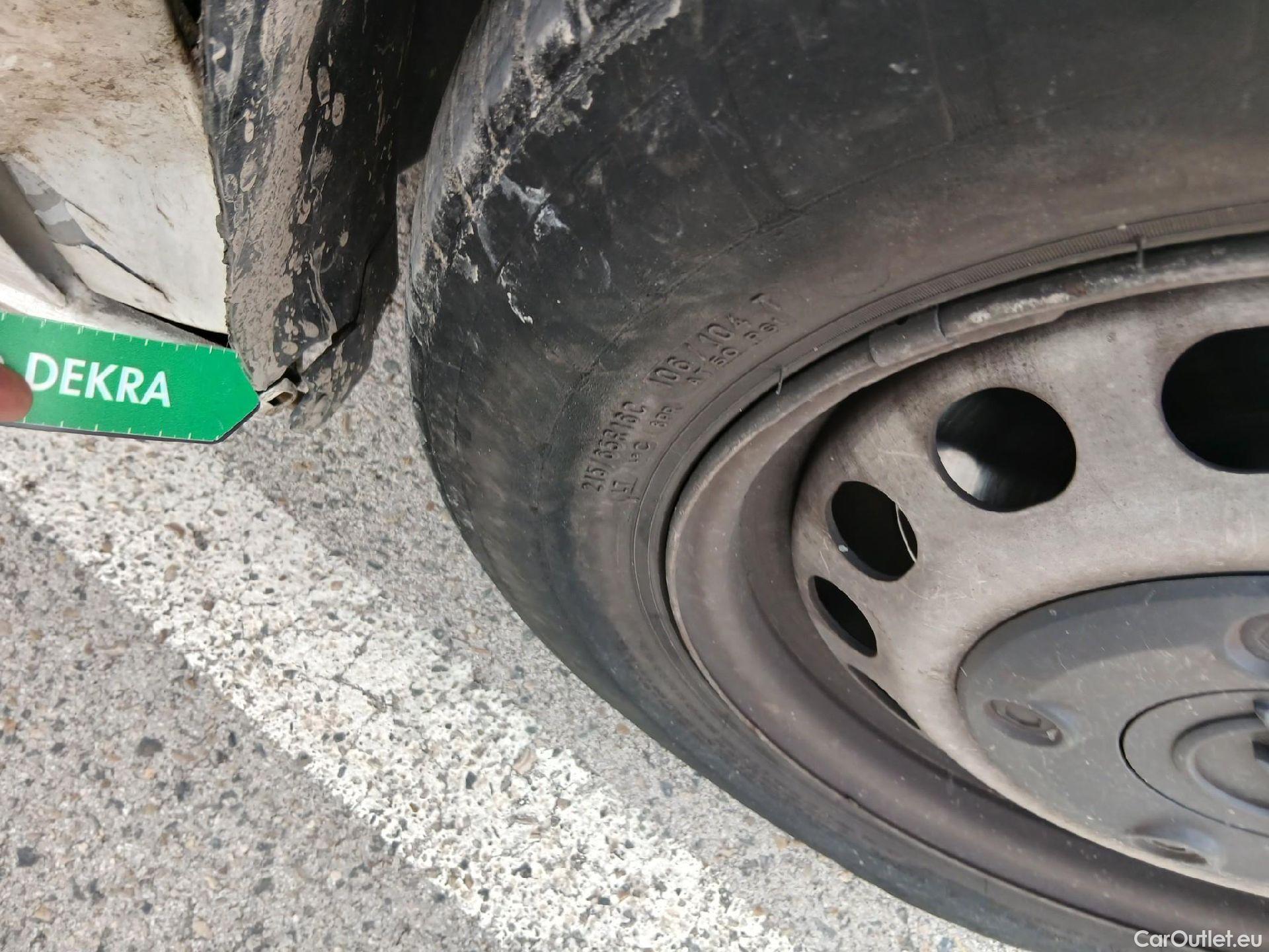  Opel  Vivaro OPEL  / 2019 / 4P / furgón 1.5 Diésel 74kW(100CV)M Std Exp #41