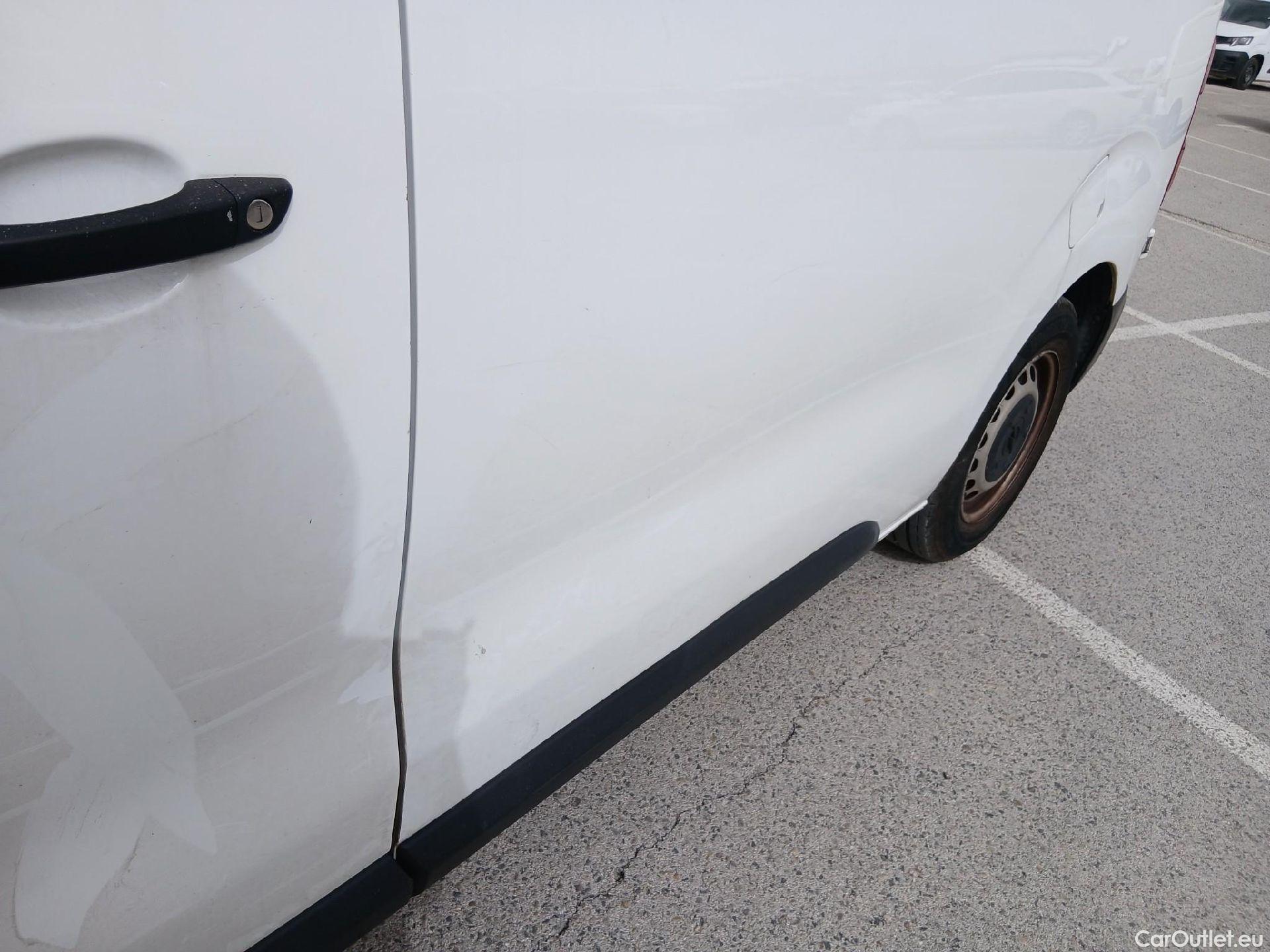  Opel  Vivaro OPEL  / 2019 / 4P / furgón 1.5 Diésel 74kW(100CV)M Std Exp #19