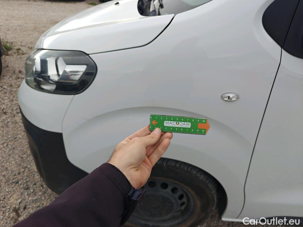  Opel  Vivaro OPEL  / 2019 / 4P / furgón 1.5 D 88kW (120CV) M Std Express M.P. DC #75