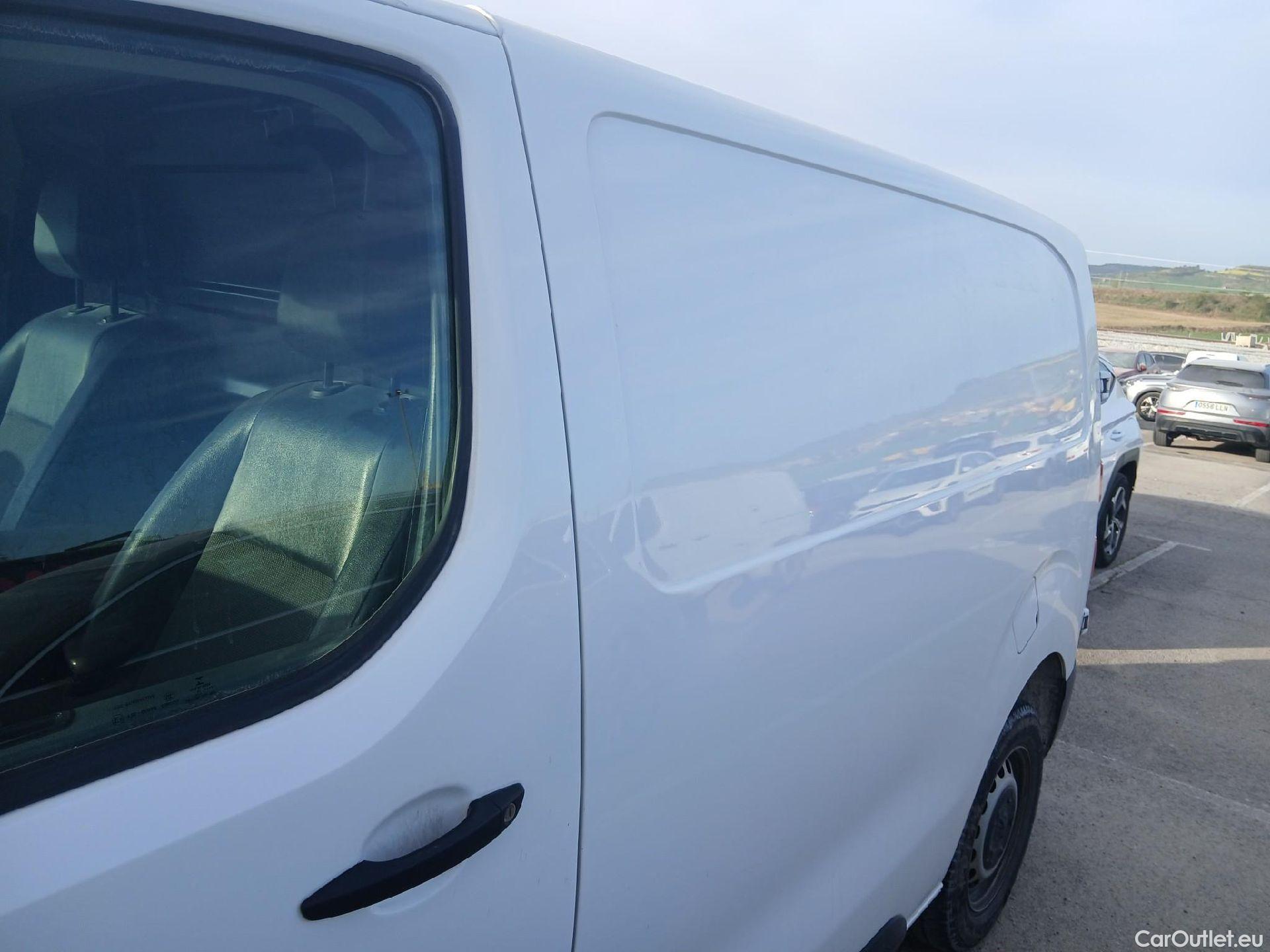  Peugeot  Expert PEUGEOT  / 2016 / 4P / furgón Furgón Premium 2.0 BlueHDi 120 Standard #8