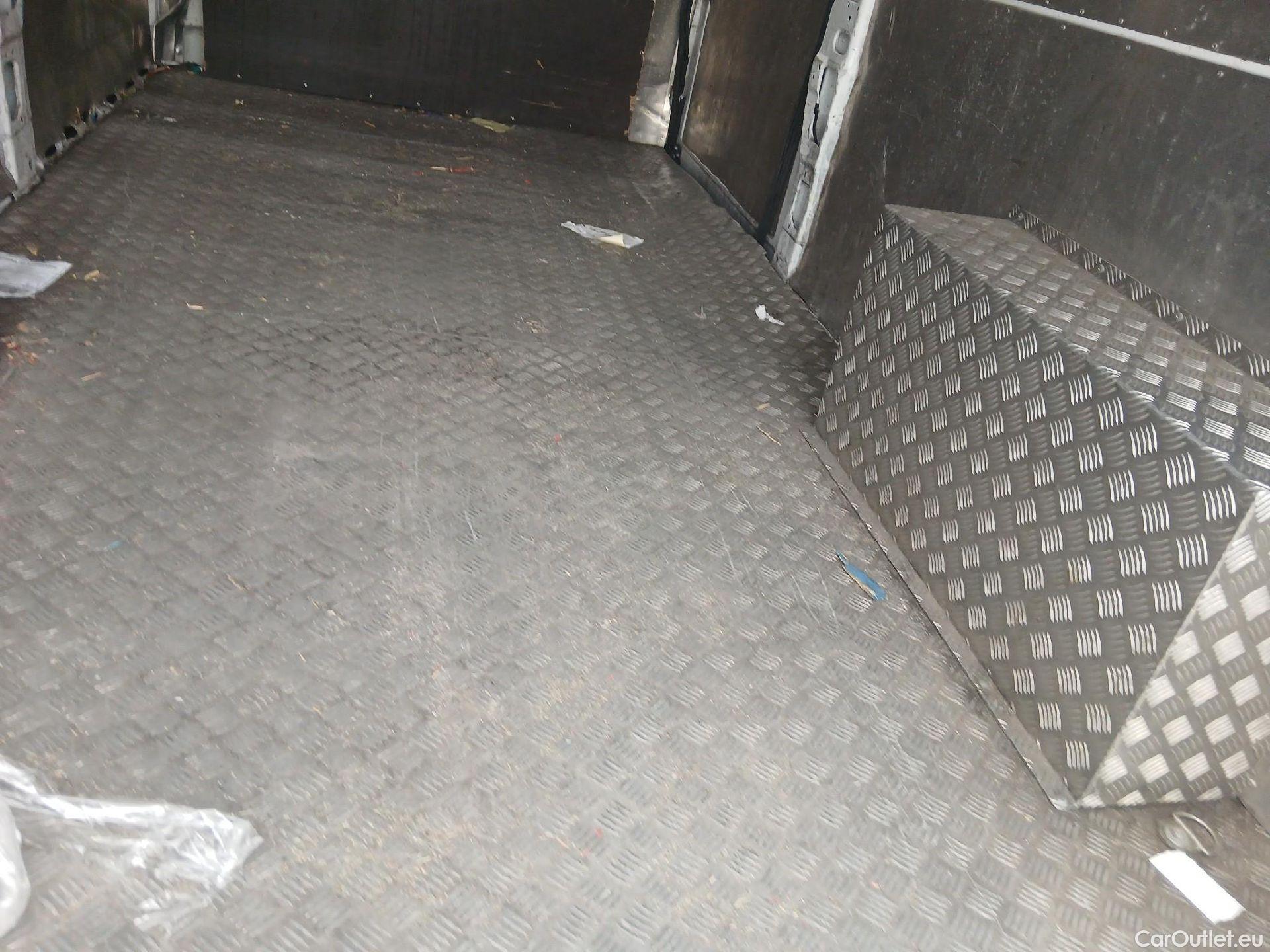  Peugeot  Boxer PEUGEOT  / 2014 / 4P / furgón Pack 335 L3 H2 BHDI 103kW (140CV) S&S #3