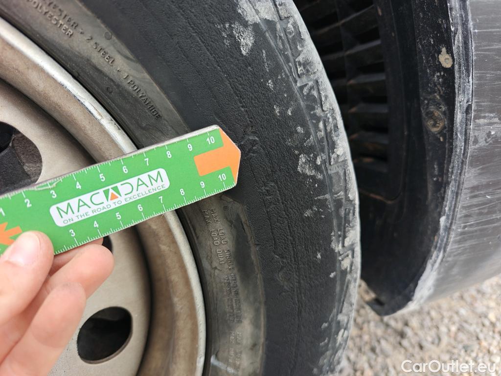  Opel  Vivaro OPEL  / 2019 / 4P / furgón 1.5 D 88kW (120CV) M Std Express M.P. DC #47