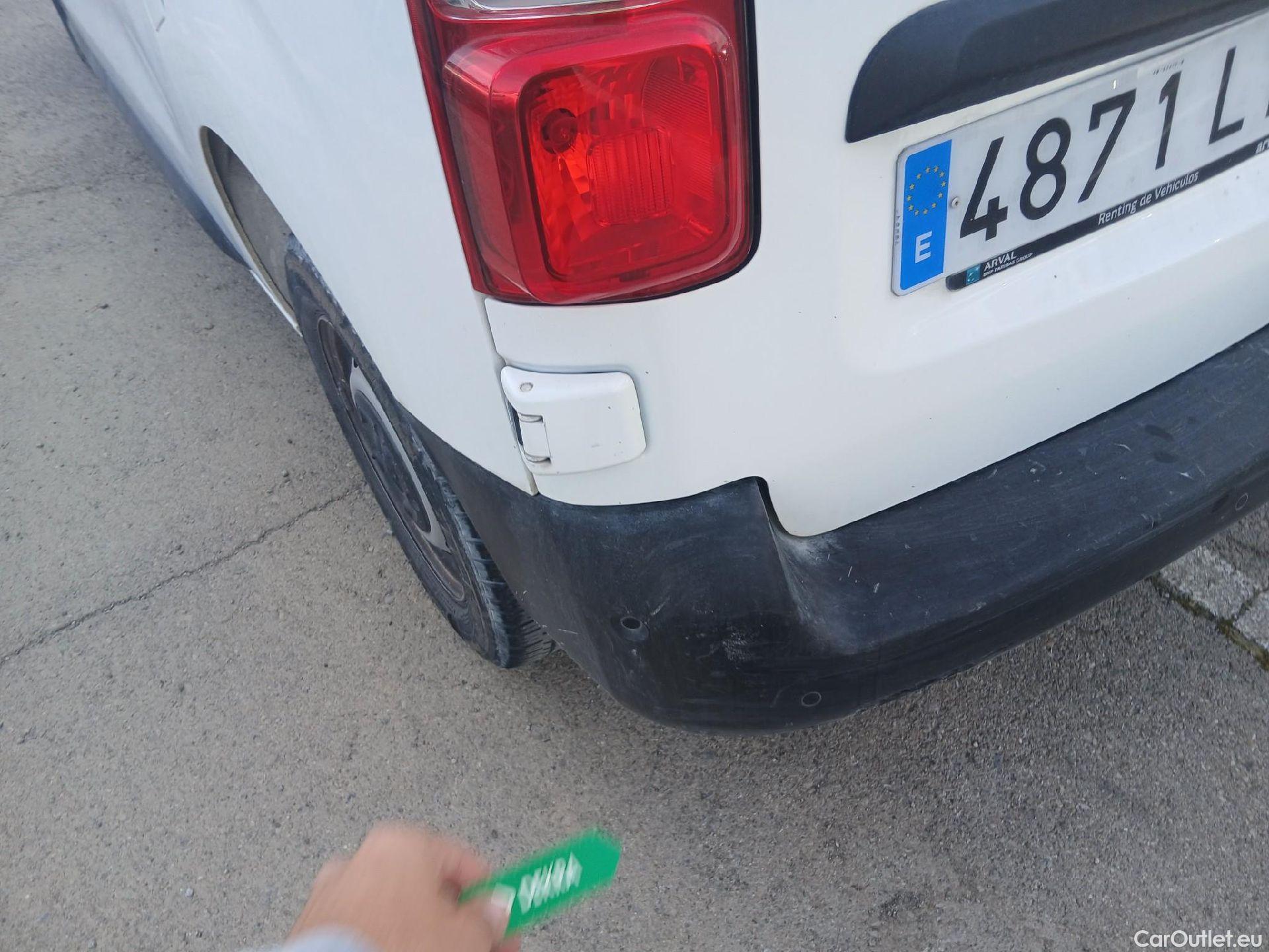  Peugeot  Expert PEUGEOT  / 2016 / 4P / furgón Furgón Premium 2.0 BlueHDi 120 Standard #9