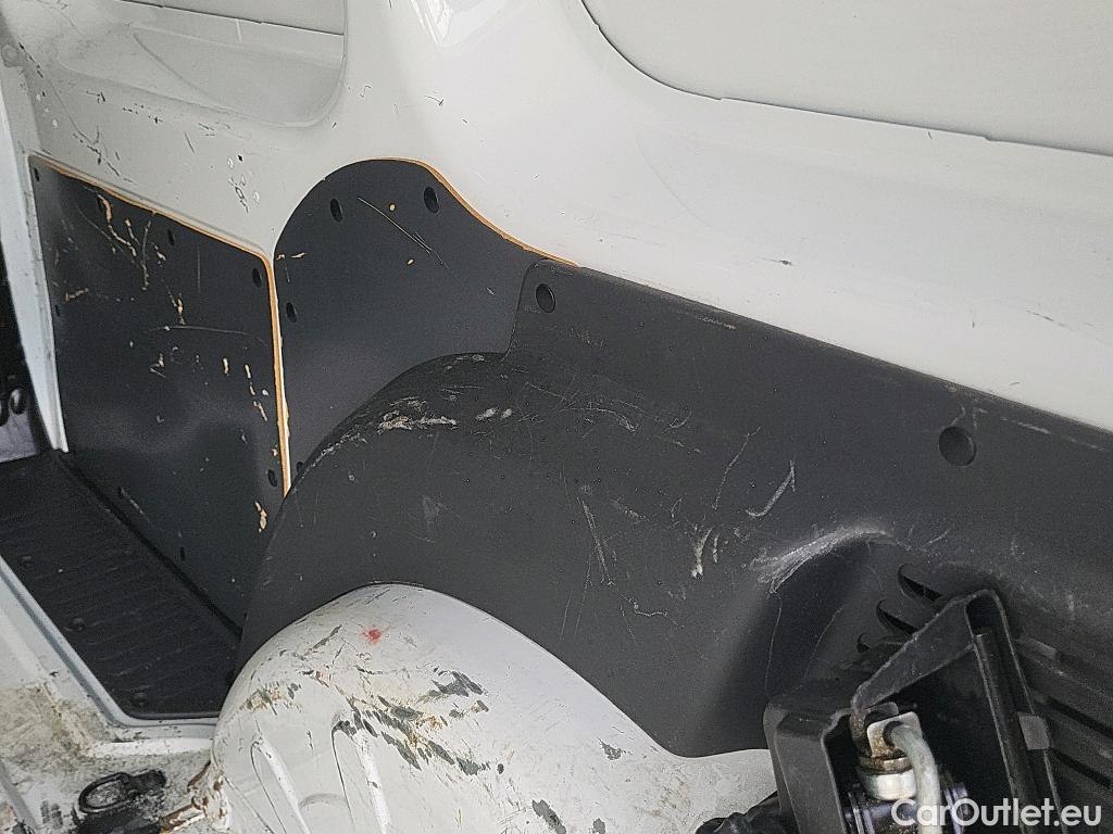  Renault  Kangoo RENAULT  Furgón/2013/3P/furgón derivado de turismo Profesional dCi 55 kW (75 CV) #28