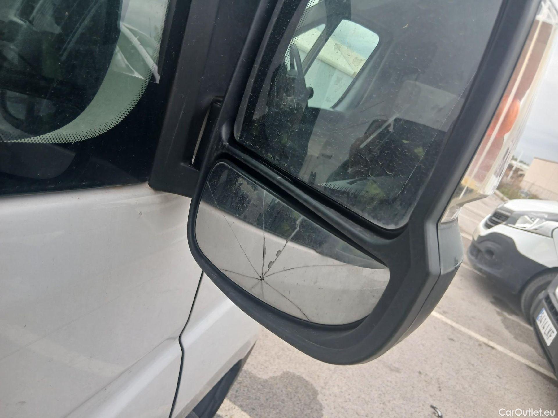  Peugeot  Boxer PEUGEOT  / 2014 / 4P / furgón Pack 335 L3 H2 BHDI 103kW (140CV) S&S #59