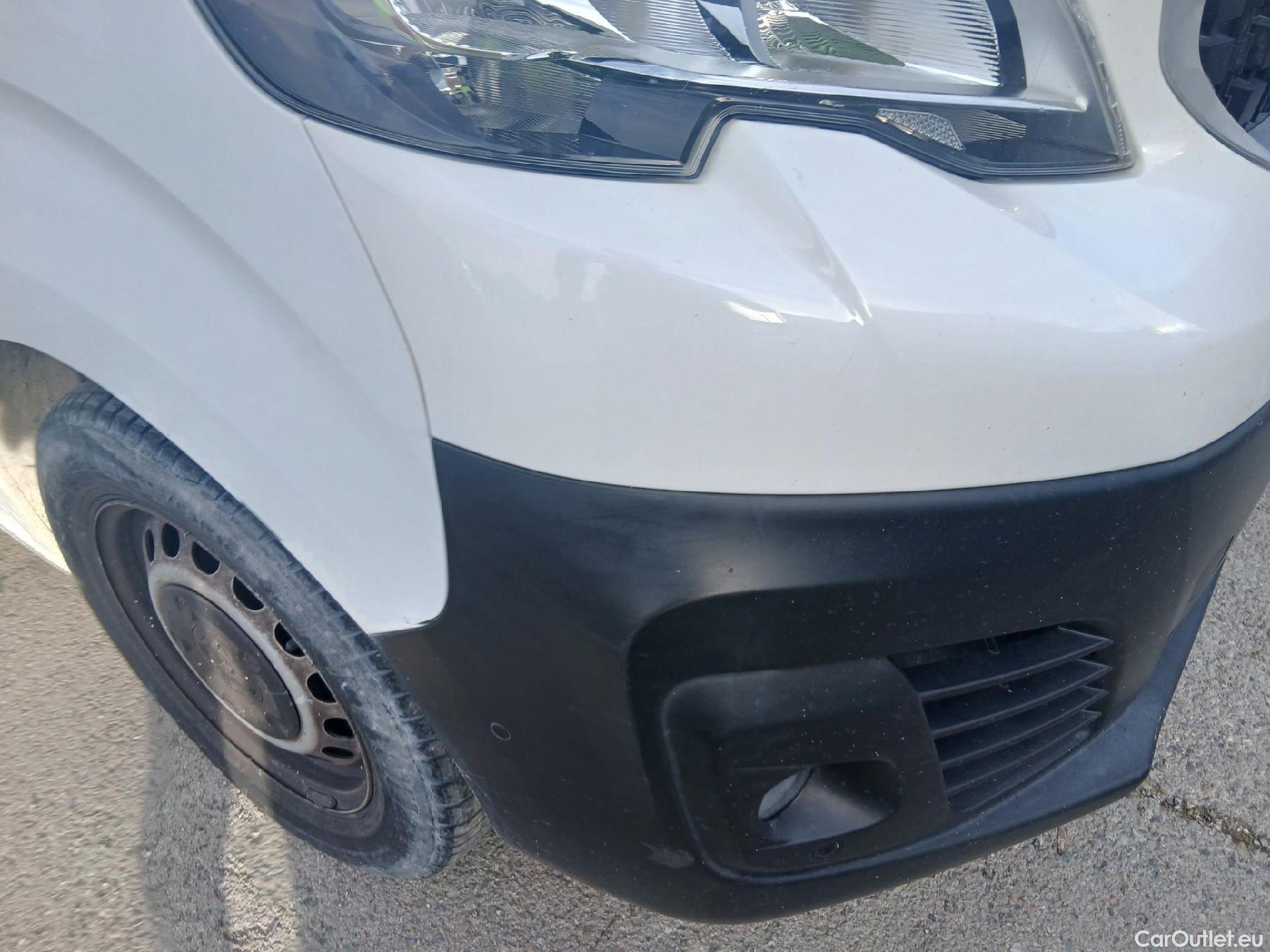  Peugeot  Expert PEUGEOT  / 2016 / 4P / furgón Furgón Premium 2.0 BlueHDi 120 Standard #1