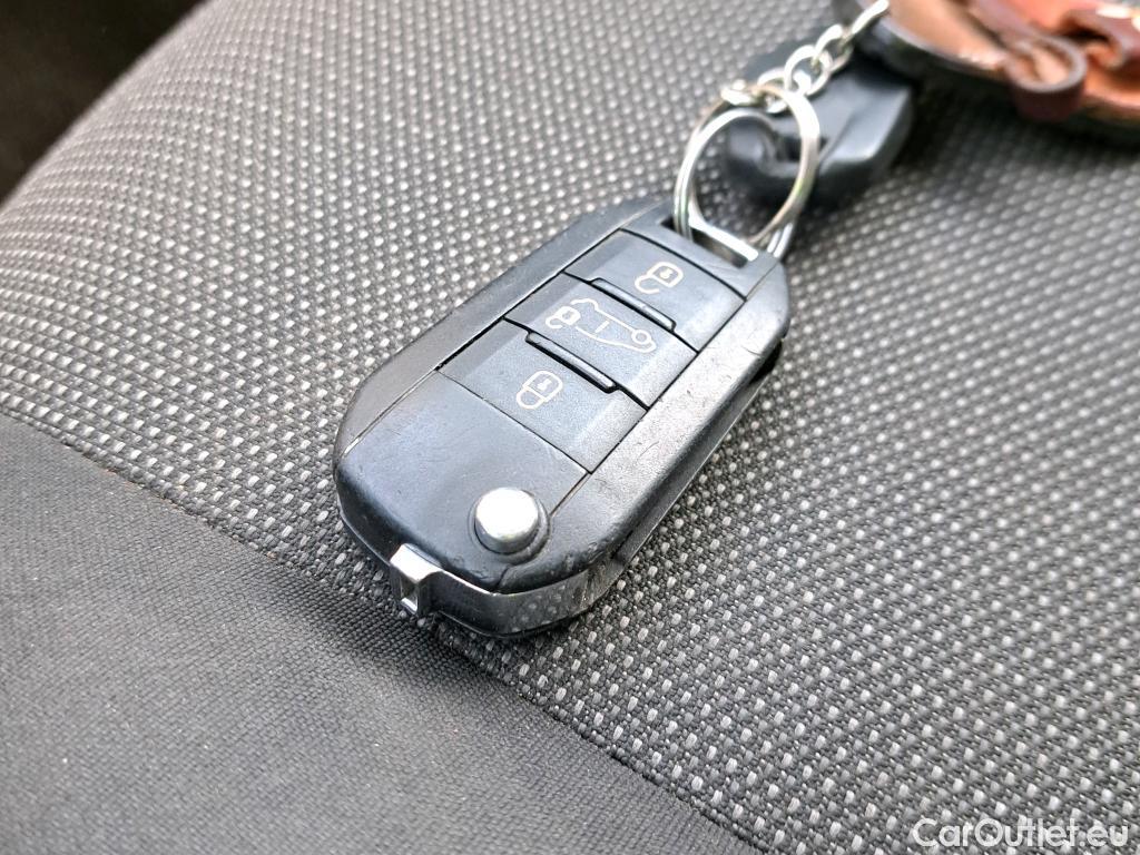  Opel  Combo OPEL  / 2018 / 3P / furgón derivado de turismo 1.5 TD 75kW (100CV) Express L H1 650kg (AC) #1