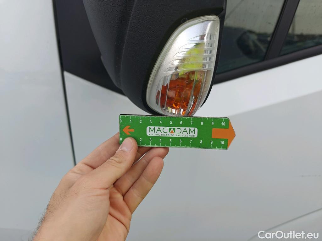  Nissan  NV400 NISSAN  / 2011 / 4P / furgón L2H2 3,5T 2.3dCi 99kW FWD Comfort #ISOTERMO# #87