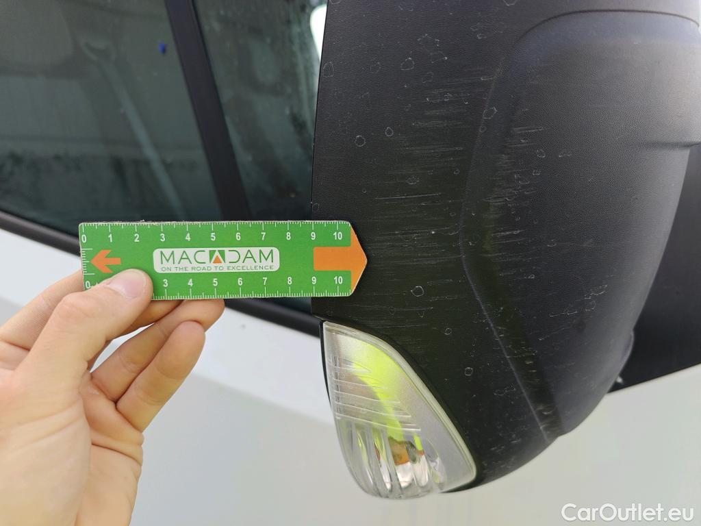  Nissan  NV400 NISSAN  / 2011 / 4P / furgón L2H2 3,5T 2.3dCi 99kW FWD Comfort #ISOTERMO# #95