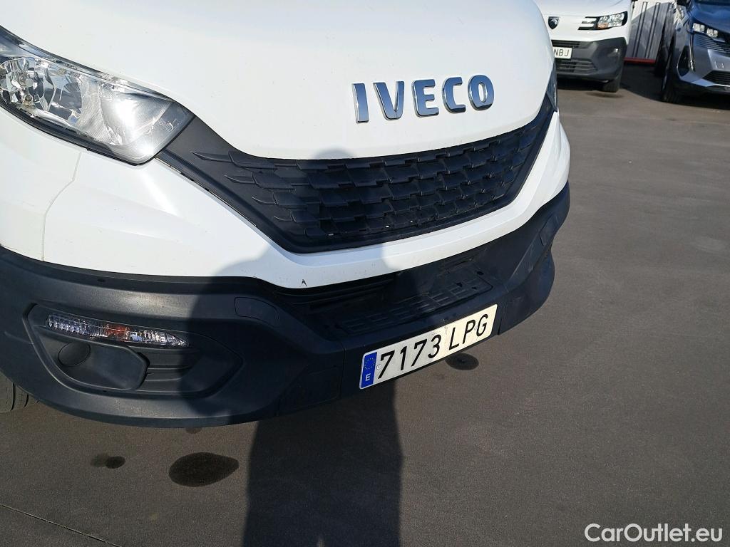  Iveco  Daily IVECO  / 2014 / 4P / chasis doble cabina 35C 14 D 3750 #20