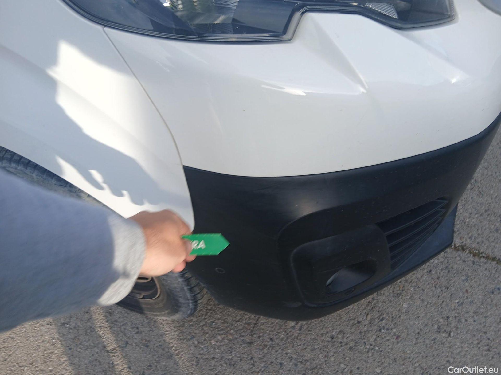  Peugeot  Expert PEUGEOT  / 2016 / 4P / furgón Furgón Premium 2.0 BlueHDi 120 Standard #2