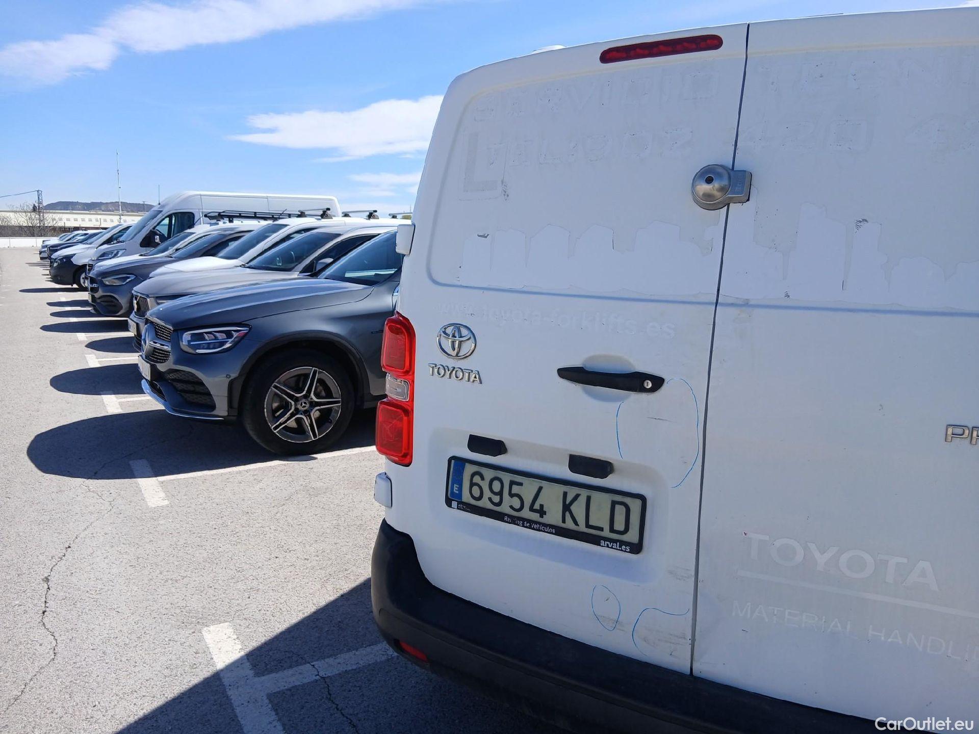  Toyota  Proace TOYOTA  / 2016 / 4P / furgón FU. MEDIO (L1) 2.0D 90kW COMFORT CARGA + #20