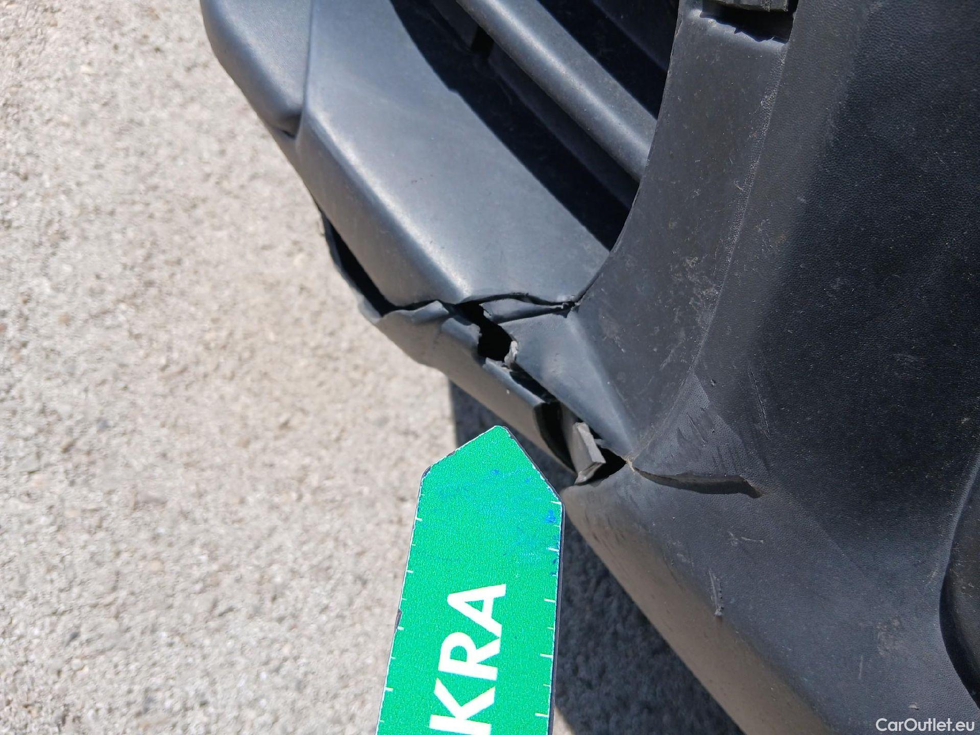  Toyota  Proace TOYOTA  / 2016 / 4P / furgón FU. MEDIO (L1) 2.0D 90kW COMFORT CARGA + #7