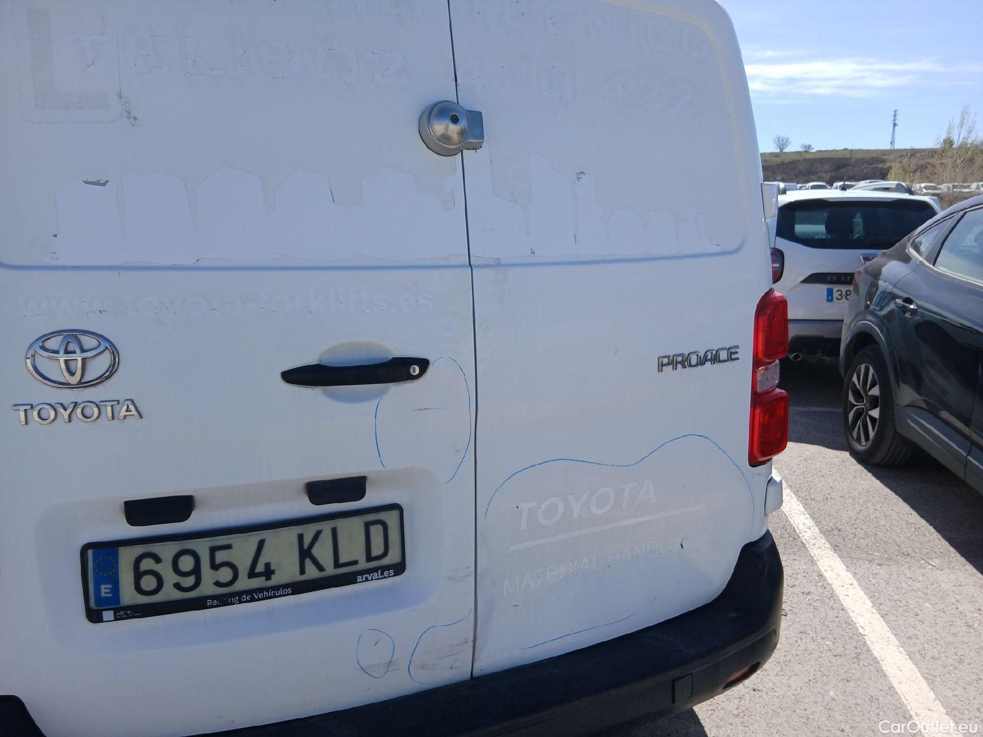  Toyota  Proace TOYOTA  / 2016 / 4P / furgón FU. MEDIO (L1) 2.0D 90kW COMFORT CARGA + #22