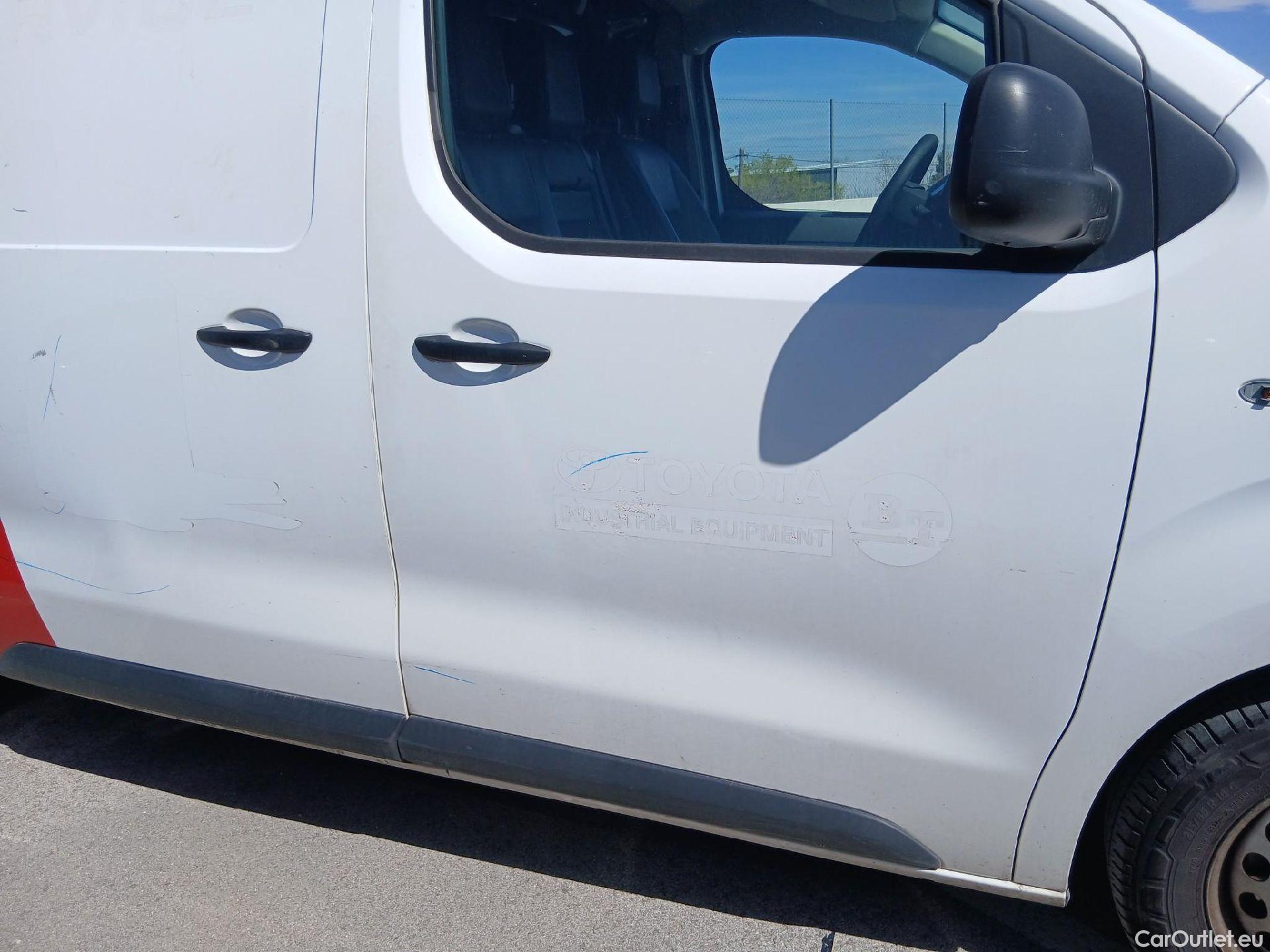  Toyota  Proace TOYOTA  / 2016 / 4P / furgón FU. MEDIO (L1) 2.0D 90kW COMFORT CARGA + #37