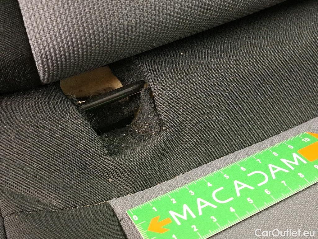  Citroen  Jumpy  4p Combi Taille M BlueHDi 115 BVM6 Confort 
 #21