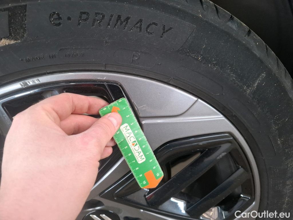  Citroen  C4  Berline C-Series 1.5 BlueHDI 130CV BVA8 6E #19