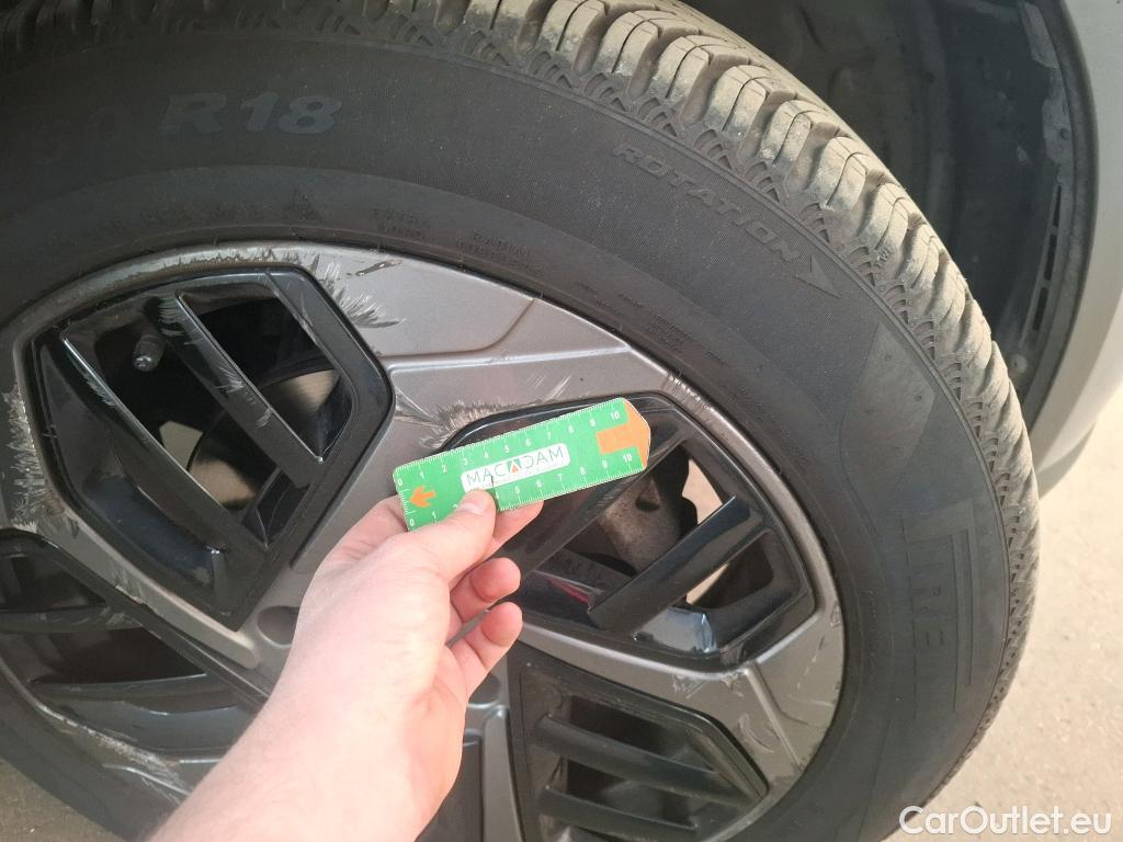  Citroen  C4  Berline C-Series 1.5 BlueHDI 130CV BVA8 6E #26