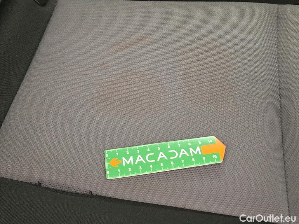  Citroen  Jumpy  4p Combi Taille M BlueHDi 115 BVM6 Confort 
 #18