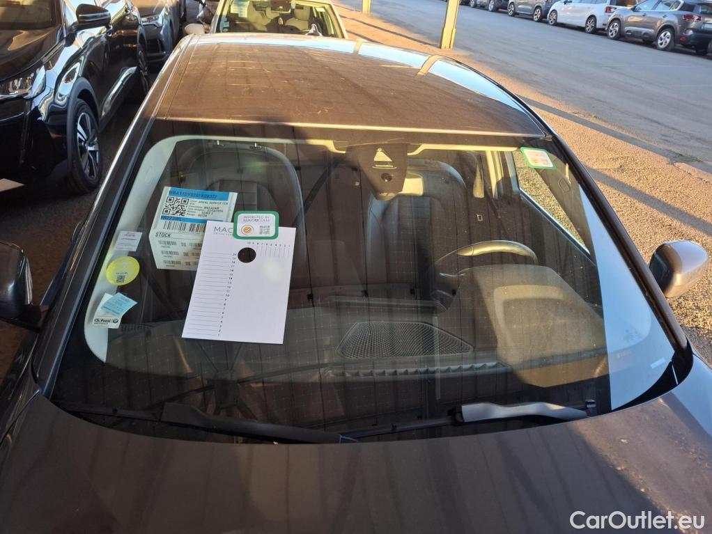  Bmw  Serie 3 BMW Série 3 Berline / 2018 / 4P / Berline 320d 190ch Luxury BVA8 #9