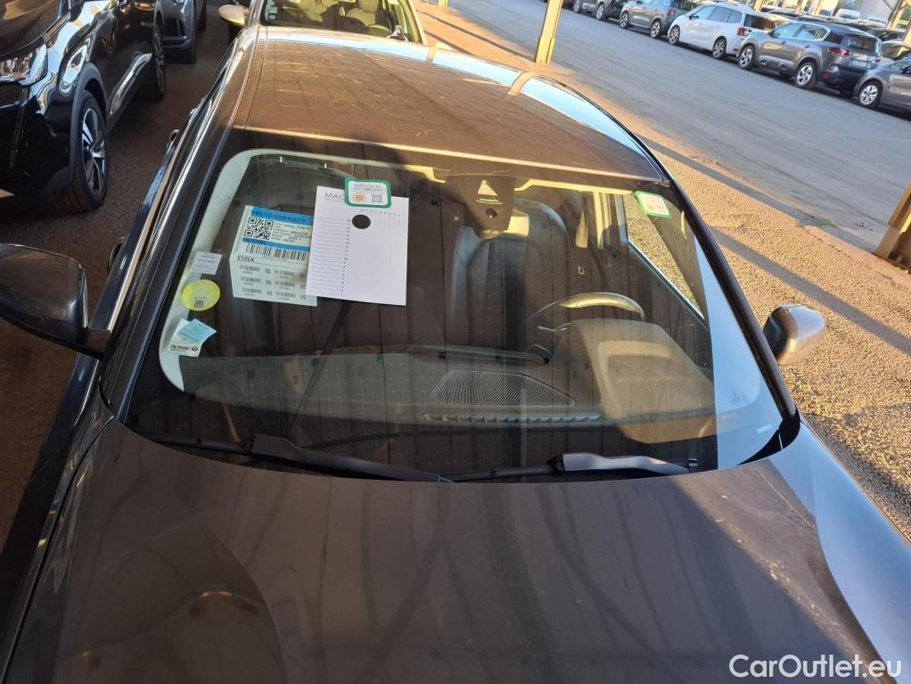  Bmw  Serie 3 BMW Série 3 Berline / 2018 / 4P / Berline 320d 190ch Luxury BVA8 #11