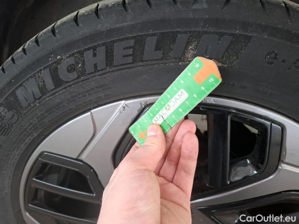  Citroen  C4  Berline C-Series 1.5 BlueHDI 130CV BVA8 6E #16