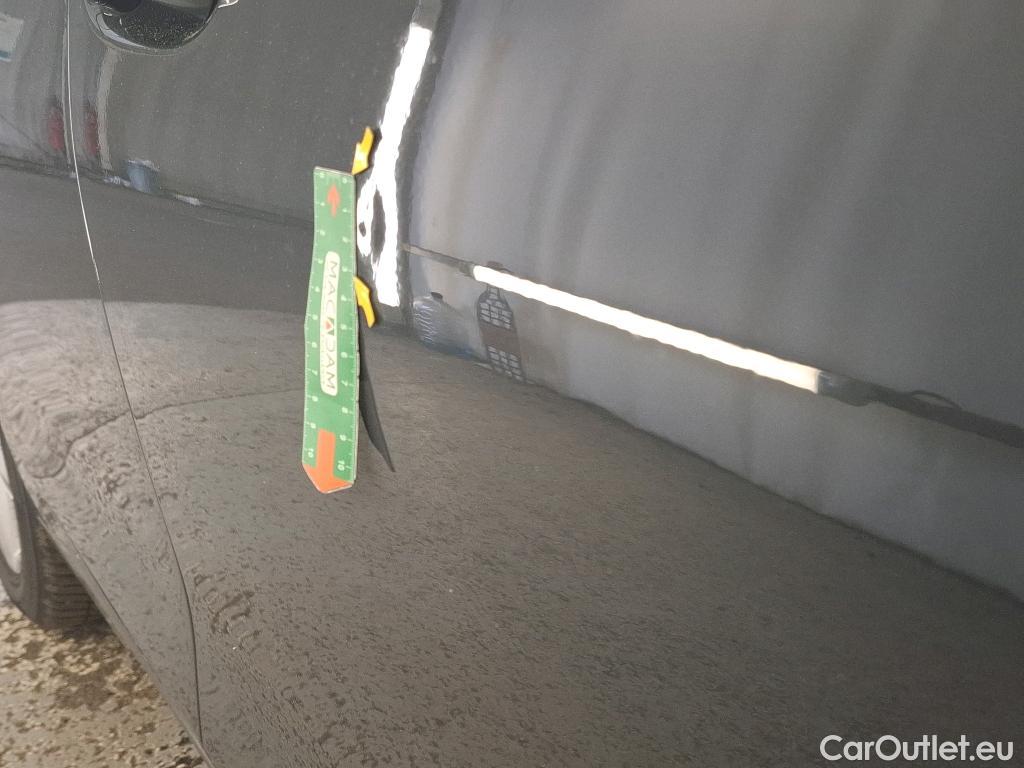  Volkswagen  Golf   / 2020 / 5P / Berline 2.0 TDI SCR 115 DSG7 LIFE BUSINESS #4