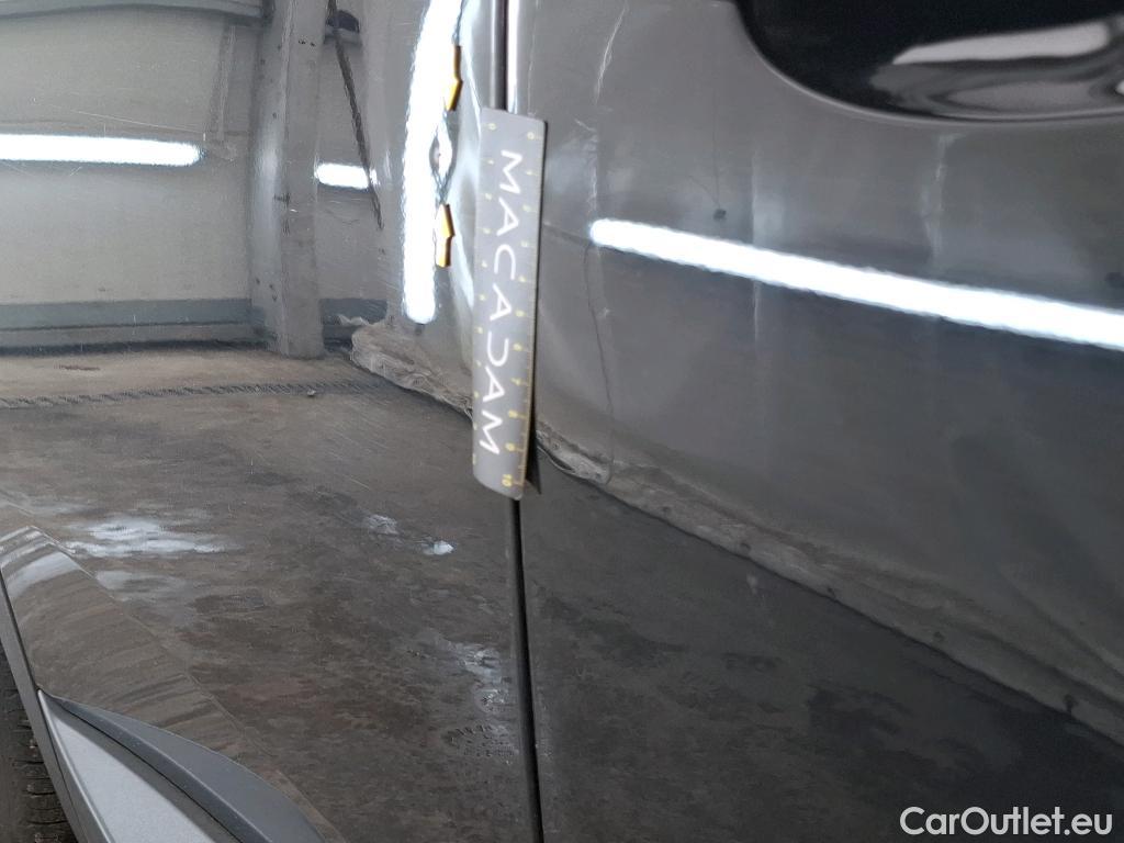  Peugeot  3008  Active Business 1.5 HDi 130CV BVA8 E6d #40