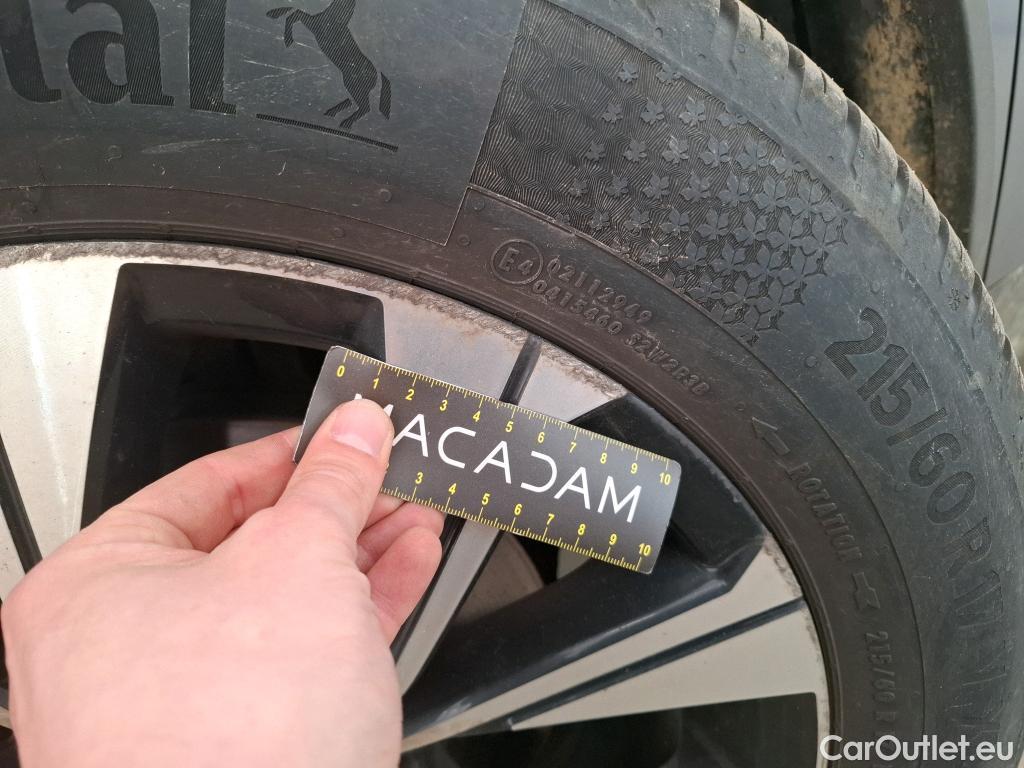  Renault  Captur  II Evolution 1.6 E-TECH Hybrid 145CV BVA6 E6d #6