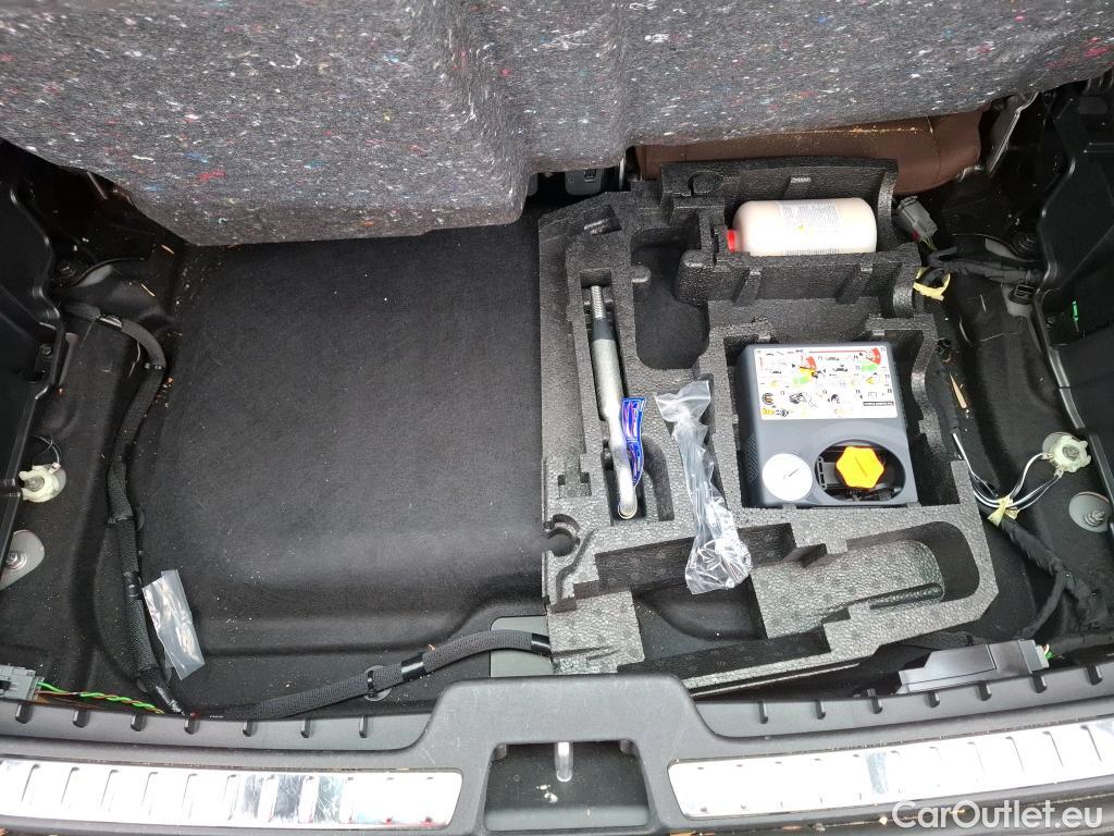  Volvo  XC90  T8 Twin Engine AWD Geartronic 8 Momentum #3