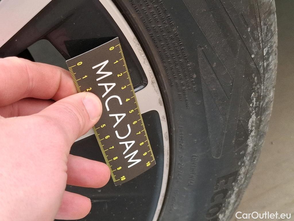  Volvo  XC90  T8 Twin Engine AWD Geartronic 8 Momentum #8