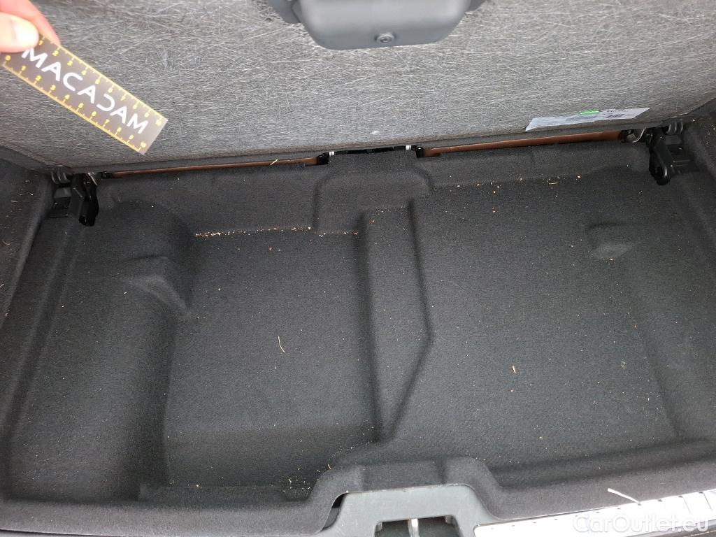  Volvo  XC90  T8 Twin Engine AWD Geartronic 8 Momentum #2