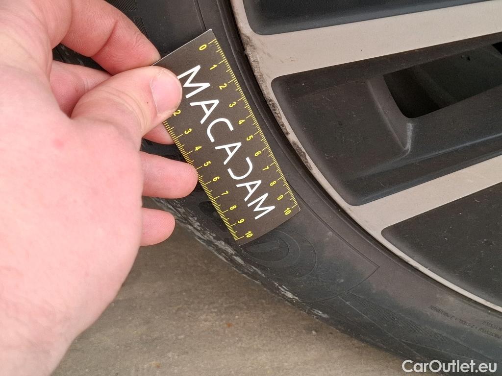  Volvo  XC90  T8 Twin Engine AWD Geartronic 8 Momentum #14