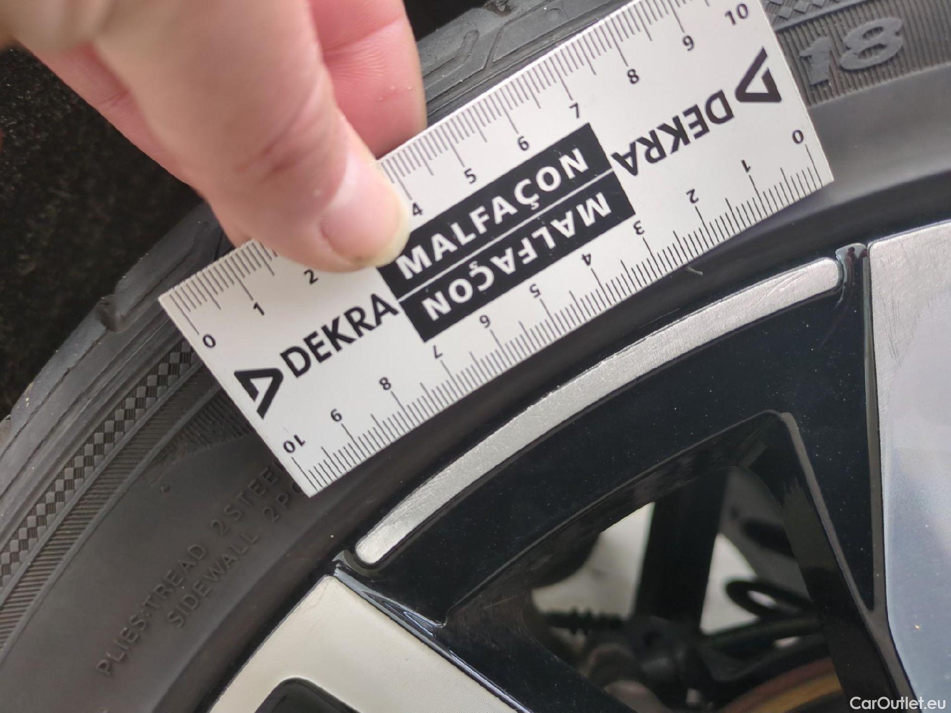  Volkswagen  Taigo  R-Line 1.0 TSI 110CV BVA7 E6d #11