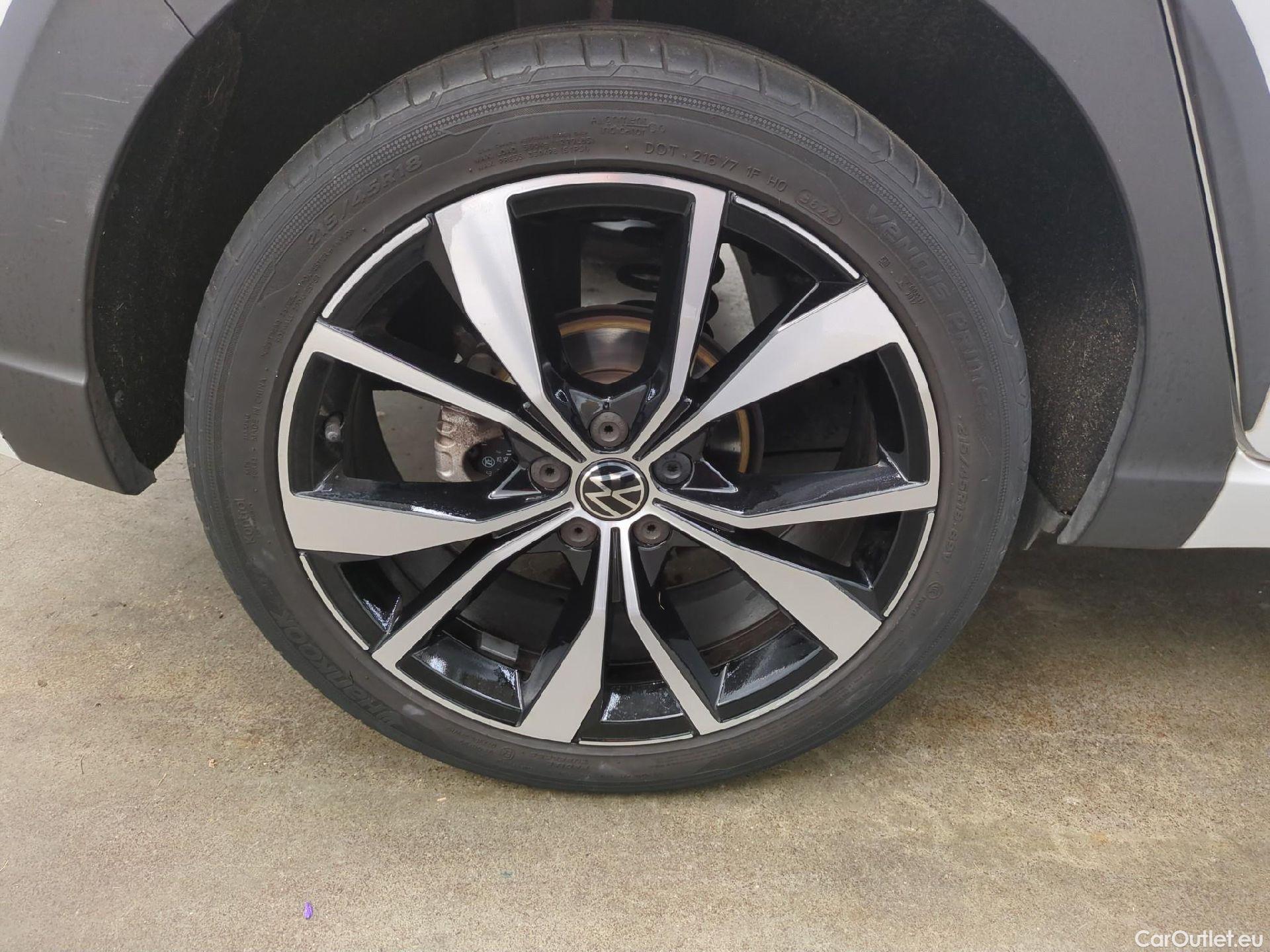  Volkswagen  Taigo  R-Line 1.0 TSI 110CV BVA7 E6d #8