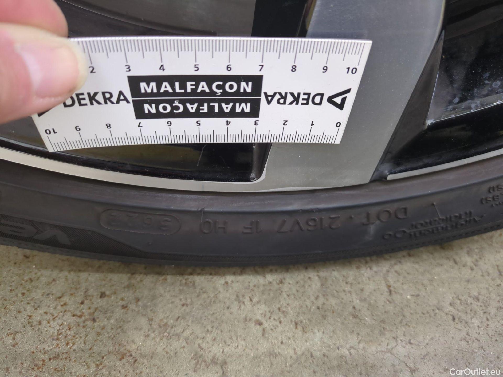  Volkswagen  Taigo  R-Line 1.0 TSI 110CV BVA7 E6d #1