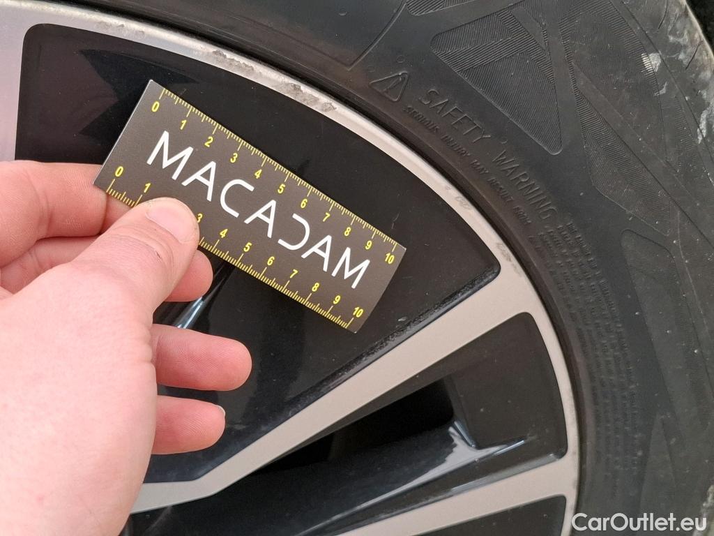  Volvo  XC90  T8 Twin Engine AWD Geartronic 8 Momentum #9