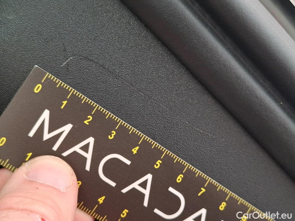  Volvo  XC90  T8 Twin Engine AWD Geartronic 8 Momentum #18